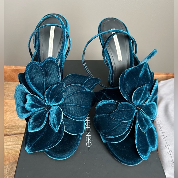 MARCO DE VINCENZO Deep Jade/ Turquoise Flower Embellished Velvet Sandals 40 EU - Picture 5 of 11